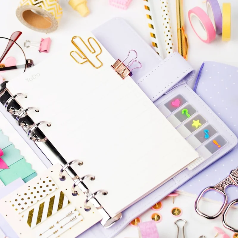 Makieta Planner i stacjonarny na biurku, widok z góry