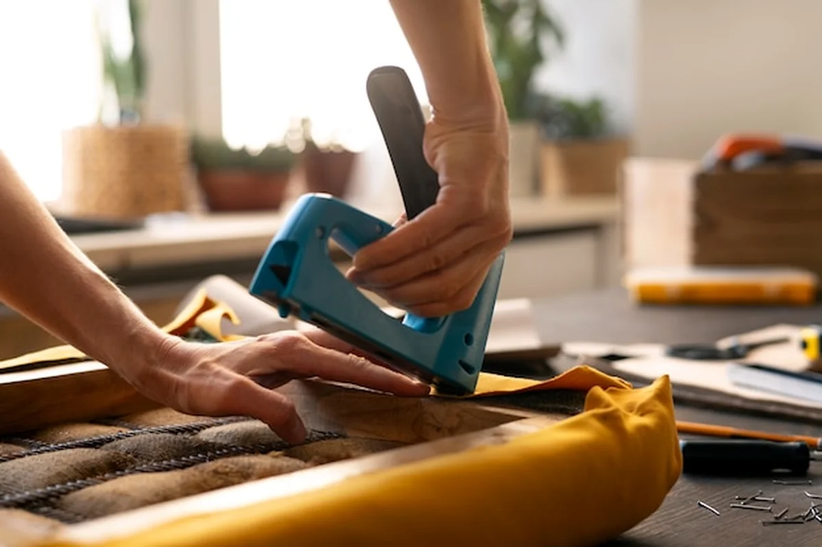 Usługi naprawy mebli